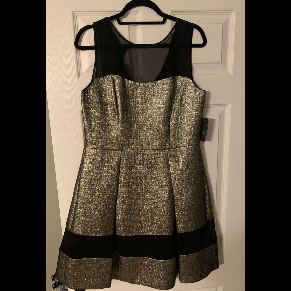 NWT Vince camuto holiday beautiful dress